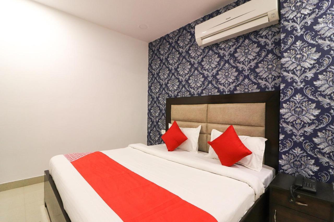 Oyo 63841 White Orchid Hotel Indraprast Exterior photo