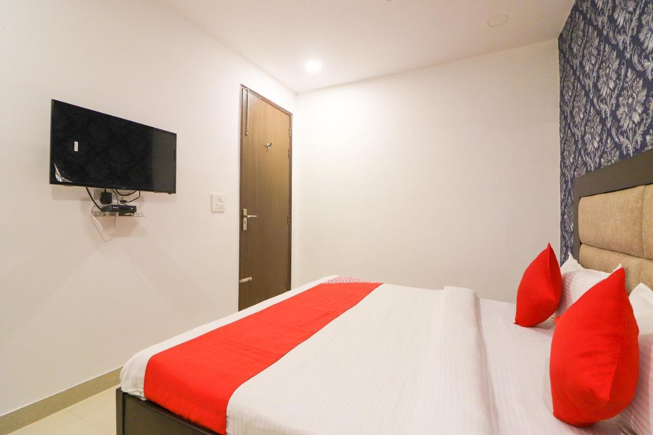 Oyo 63841 White Orchid Hotel Indraprast Exterior photo